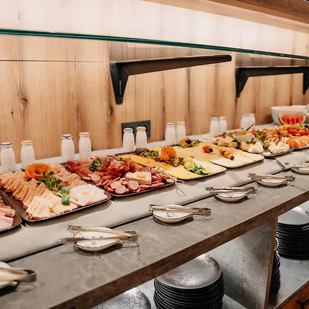 Garni Alpenhof 4* Ischgl