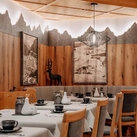 Garni Alpenhof Hotel