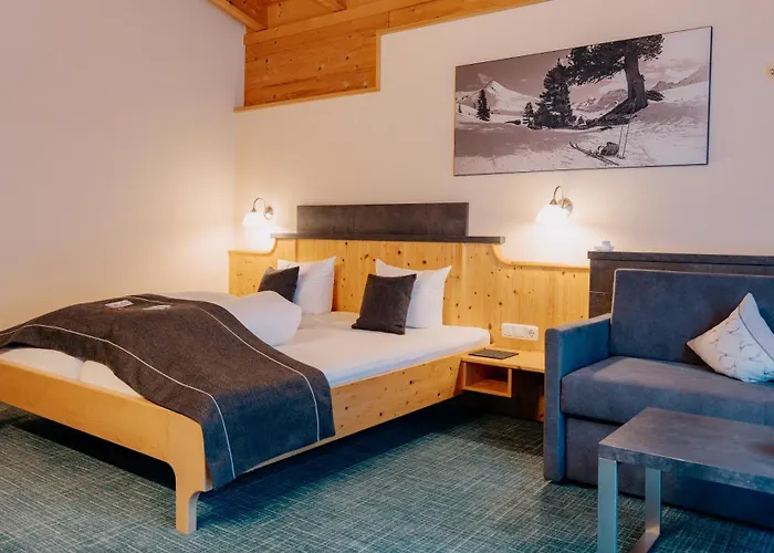 Hotel Garni Alpenhof Ischgl