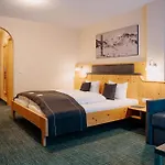 Garni Alpenhof 4*