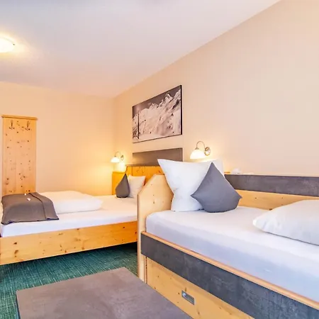 Garni Alpenhof 4* Ischgl