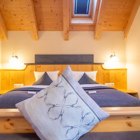 Hotel Garni Alpenhof Ischgl