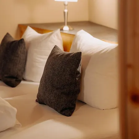 Garni Alpenhof 4*