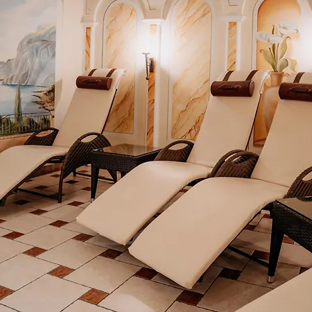 Garni Alpenhof 4*