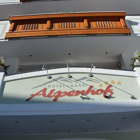 Garni Alpenhof 4*