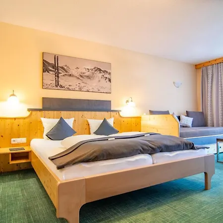 加尼阿彭霍夫酒店 4*